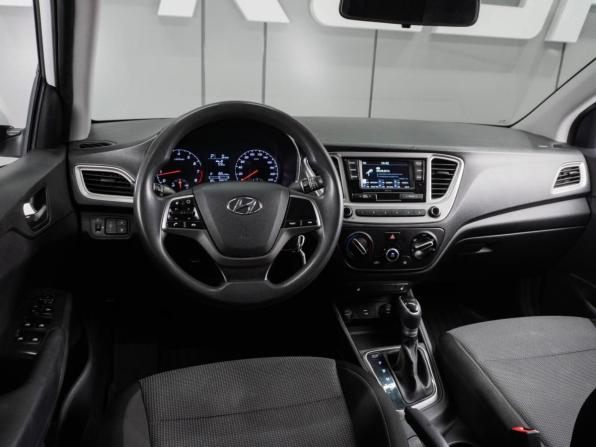 Hyundai Solaris II Рестайлинг с пробегом 2021 года, цена 1 549 000 рублей, 99577 км, седан, Автокод Объявления