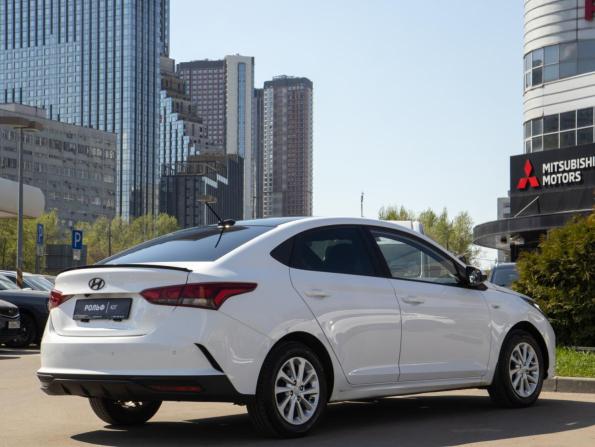 Hyundai Solaris II Рестайлинг с пробегом 2021 года, цена 1 538 000 рублей, 116174 км, седан, Автокод Объявления