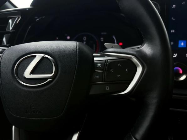 Lexus RX V с пробегом 2023 года, цена 10 100 000 рублей, 46164 км, внедорожник, Автокод Объявления