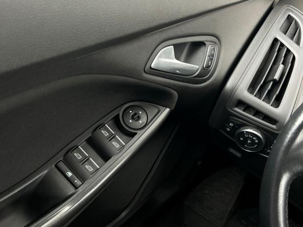 Ford Focus III Рестайлинг с пробегом 2017 года, цена 1 190 900 рублей, 97134 км, хэтчбек, Автокод Объявления