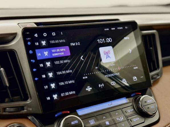Toyota RAV4 IV (XA40) Рестайлинг с пробегом 2018 года, цена 2 760 000 рублей, 138000 км, внедорожник, Автокод Объявления