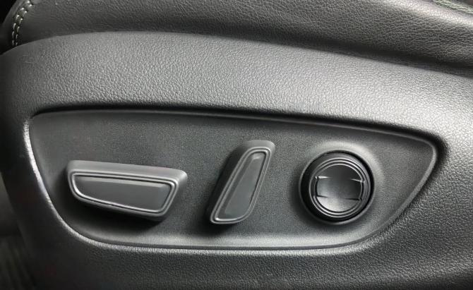 Toyota RAV4 V (XA50) с пробегом 2022 года, цена 3 652 000 рублей, 55064 км, внедорожник, Автокод Объявления