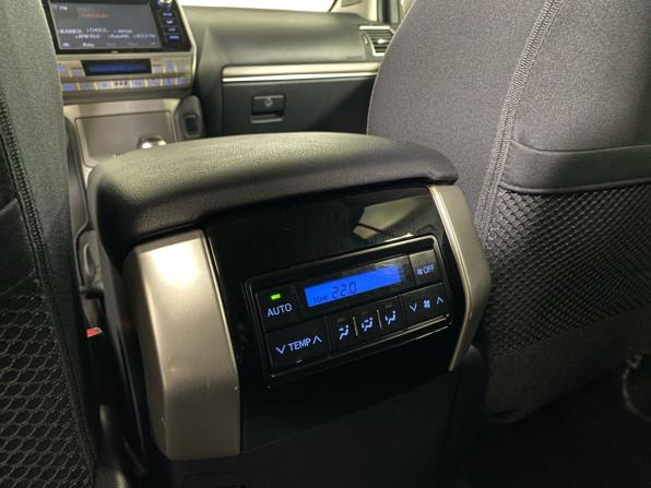 Toyota Land Cruiser Prado 150 Series Рестайлинг 2 с пробегом 2019 года, цена 4 329 000 рублей, 225420 км, внедорожник, Автокод Объявления