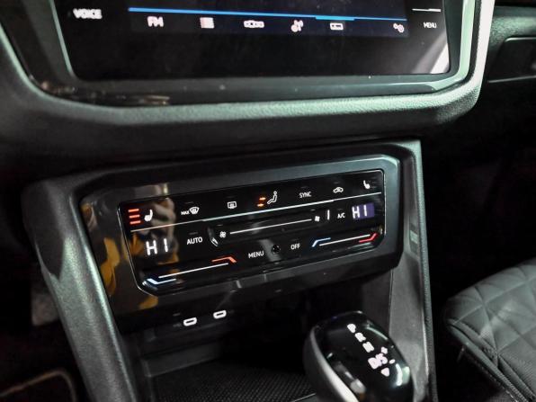 Volkswagen Tiguan II Рестайлинг с пробегом 2021 года, цена 2 785 000 рублей, 37042 км, внедорожник, Автокод Объявления