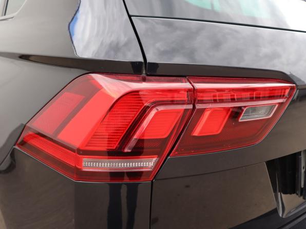 Volkswagen Tiguan II с пробегом 2018 года, цена 2 625 000 рублей, 210820 км, внедорожник, Автокод Объявления