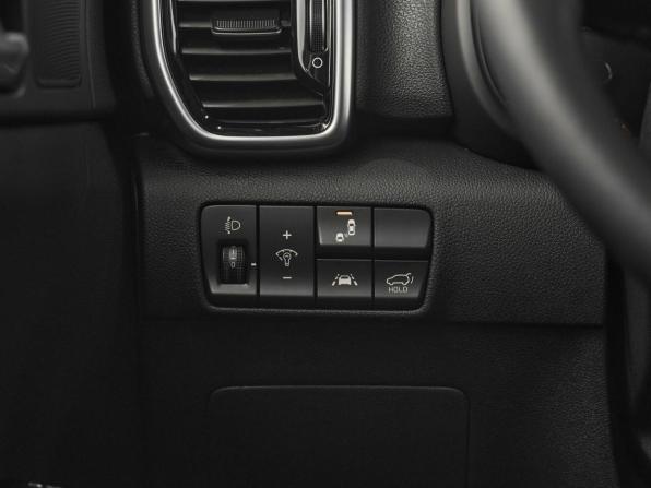 Kia Sportage IV Рестайлинг с пробегом 2018 года, цена 1 849 000 рублей, 136300 км, внедорожник, Автокод Объявления