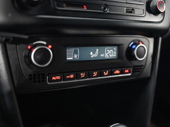 Volkswagen Polo V Рестайлинг с пробегом 2018 года, цена 1 100 000 рублей, 169010 км, седан, Автокод Объявления