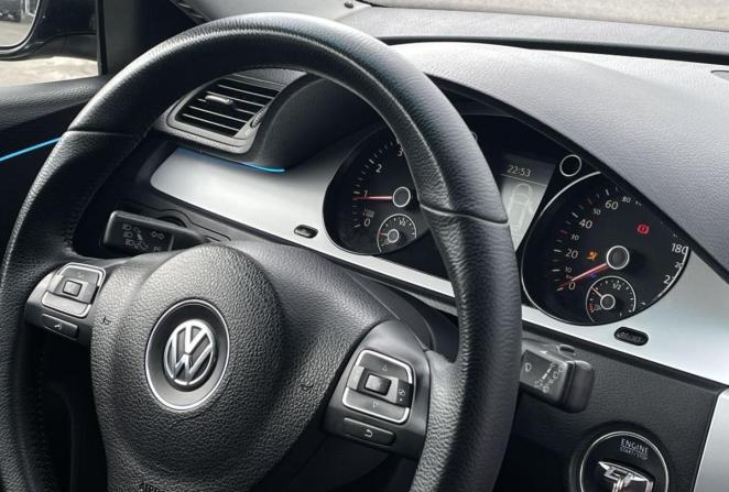 Volkswagen Passat B6 с пробегом 2010 года, цена 700 000 рублей, 332938 км, универсал, Автокод Объявления