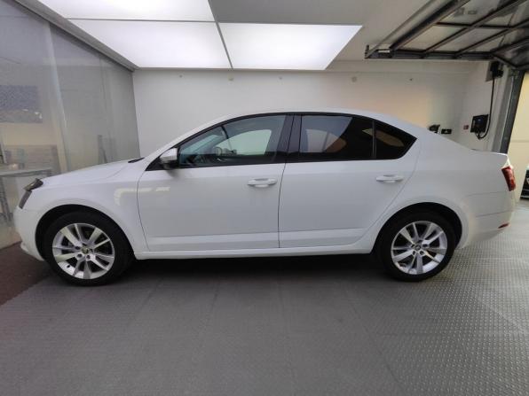 Skoda Octavia III (A7) Рестайлинг с пробегом 2017 года, цена 2 105 000 рублей, 39120 км, лифтбек, Автокод Объявления