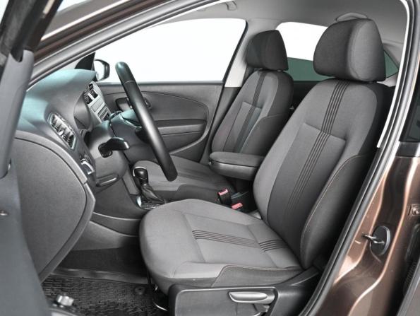Volkswagen Polo V Рестайлинг с пробегом 2016 года, цена 1 329 000 рублей, 83478 км, седан, Автокод Объявления