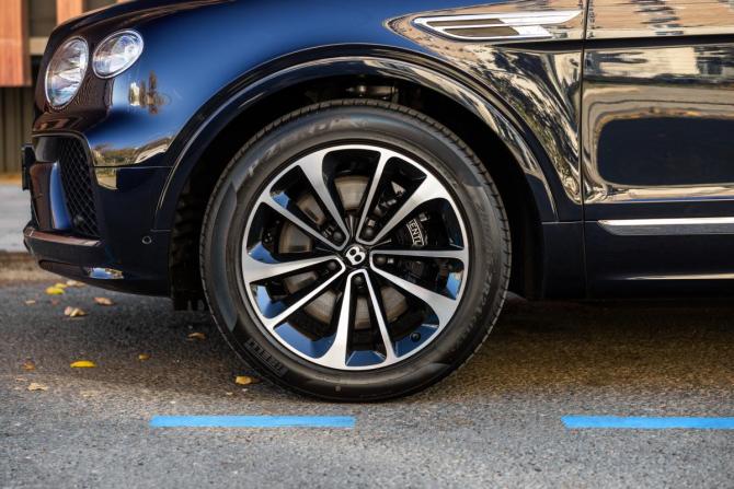 Новый Bentley Bentayga I Рестайлинг 2025 года, цена 42 700 000 рублей, внедорожник, Автокод Объявления