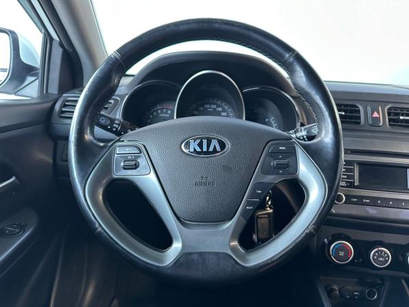 Kia Rio III Рестайлинг с пробегом 2017 года, цена 1 355 000 рублей, 130750 км, седан, Автокод Объявления