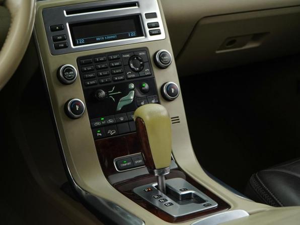 Volvo XC70 II с пробегом 2010 года, цена 1 357 077 рублей, 261562 км, универсал, Автокод Объявления