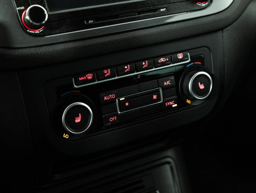 Volkswagen Tiguan I Рестайлинг Санкт-Петербург  - изображение 17