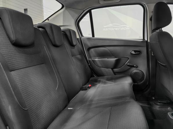 Renault Logan II Рестайлинг с пробегом 2021 года, цена 650 000 рублей, 203000 км, седан, Автокод Объявления