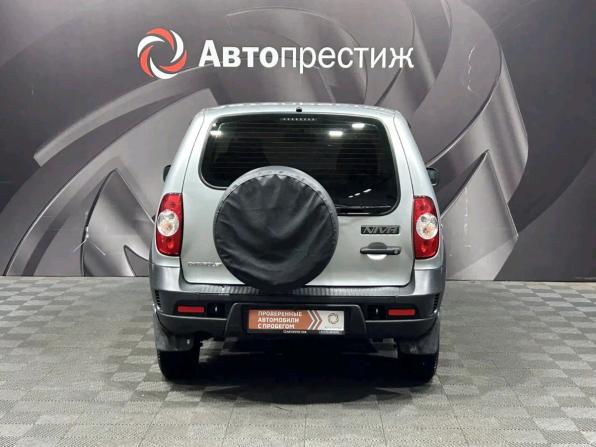 Chevrolet Niva I Рестайлинг с пробегом 2018 года, цена 630 000 рублей, 117264 км, внедорожник, Автокод Объявления