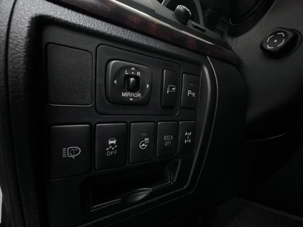 Toyota Land Cruiser 200 Series Рестайлинг 1 с пробегом 2012 года, цена 3 350 000 рублей, 299710 км, внедорожник, Автокод Объявления