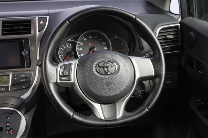 Toyota Ractis II с пробегом 2012 года, цена 1 259 000 рублей, 118321 км, хэтчбек, Автокод Объявления