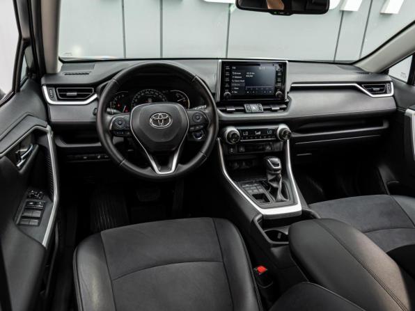 Toyota RAV4 V (XA50) с пробегом 2020 года, цена 3 090 000 рублей, 124743 км, внедорожник, Автокод Объявления