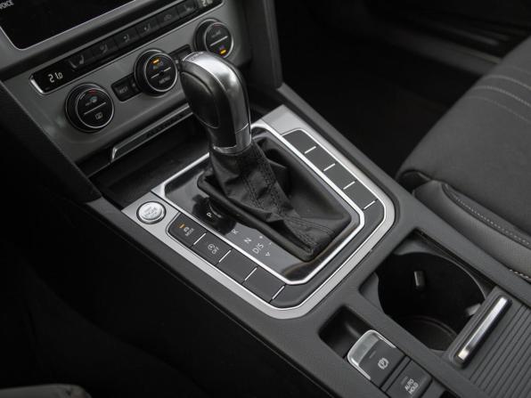 Volkswagen Passat B8 Рестайлинг с пробегом 2019 года, цена 2 520 000 рублей, 123454 км, универсал, Автокод Объявления
