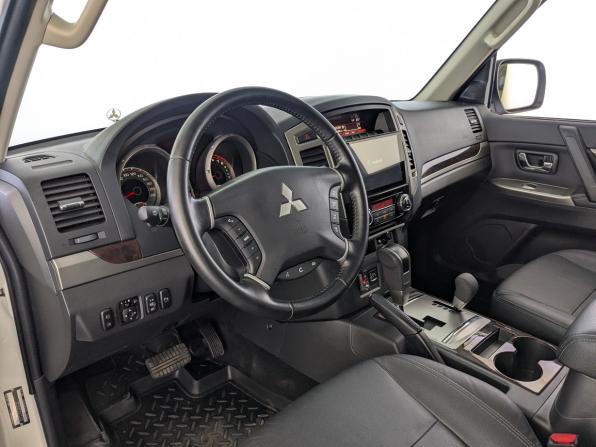 Mitsubishi Pajero IV Рестайлинг 2 с пробегом 2021 года, цена 4 350 000 рублей, 32830 км, внедорожник, Автокод Объявления