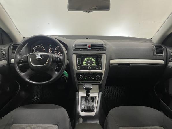 Skoda Octavia II (A5) Рестайлинг с пробегом 2012 года, цена 650 000 рублей, 235135 км, лифтбек, Автокод Объявления