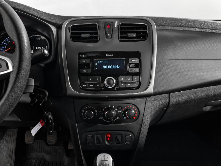 Renault Logan II Рестайлинг Санкт-Петербург  - изображение 16