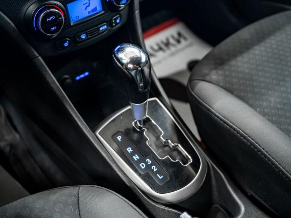 Hyundai Solaris I с пробегом 2012 года, цена 940 000 рублей, 135796 км, хэтчбек, Автокод Объявления
