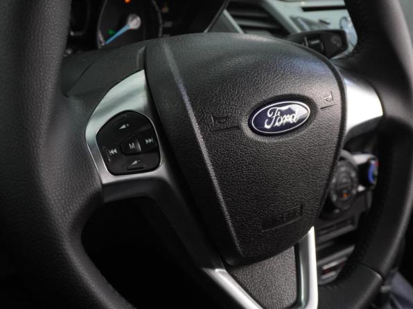 Ford Fiesta Mk6 Рестайлинг с пробегом 2016 года, цена 519 000 рублей, 218196 км, седан, Автокод Объявления