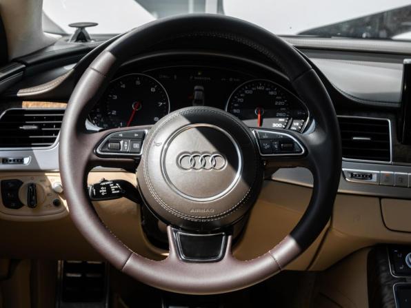 Audi A8 III (D4) Рестайлинг с пробегом 2015 года, цена 2 690 000 рублей, 327856 км, седан, Автокод Объявления