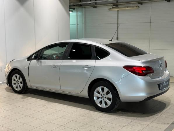 Opel Astra J Рестайлинг с пробегом 2015 года, цена 790 000 рублей, 156000 км, седан, Автокод Объявления