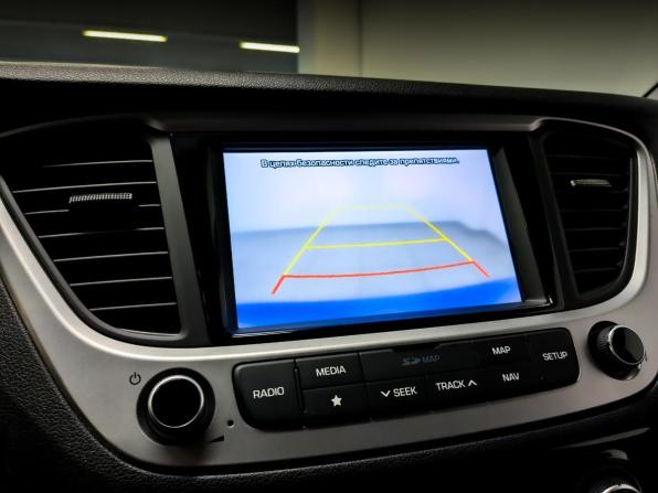 Hyundai Solaris II с пробегом 2018 года, цена 1 330 000 рублей, 93397 км, седан, Автокод Объявления