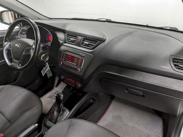 Kia Rio III Рестайлинг с пробегом 2016 года, цена 1 050 000 рублей, 122670 км, седан, Автокод Объявления