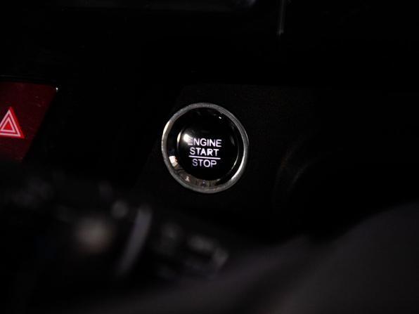 Honda Stepwgn V с пробегом 2015 года, цена 1 700 000 рублей, 144725 км, минивэн, Автокод Объявления
