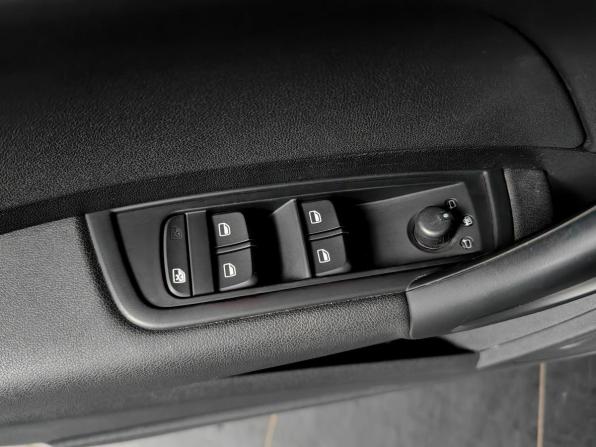 Audi A1 I (8X) с пробегом 2013 года, цена 948 000 рублей, 130496 км, хэтчбек, Автокод Объявления