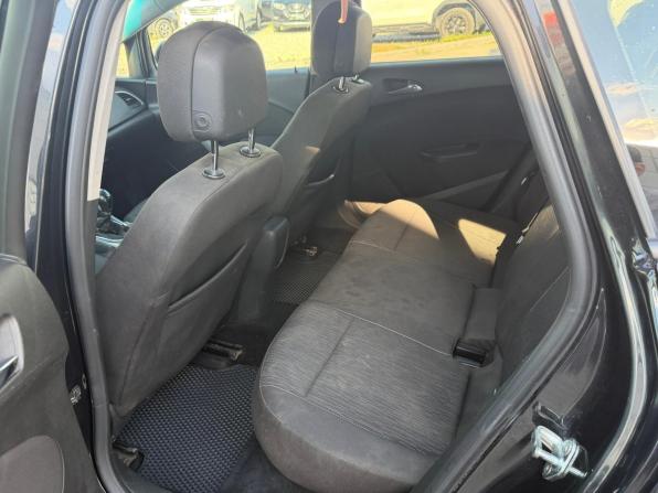 Opel Astra J Рестайлинг с пробегом 2013 года, цена 700 000 рублей, 212390 км, хэтчбек, Автокод Объявления