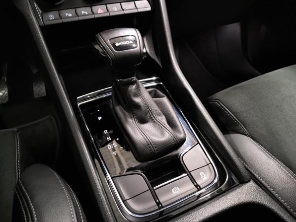 Skoda Karoq I с пробегом 2020 года, цена 2 149 000 рублей, 131671 км, внедорожник, Автокод Объявления