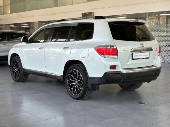 Toyota Highlander II (XU40) Рестайлинг с пробегом 2011 года, цена 1 725 000 рублей, 210000 км, внедорожник, Автокод Объявления