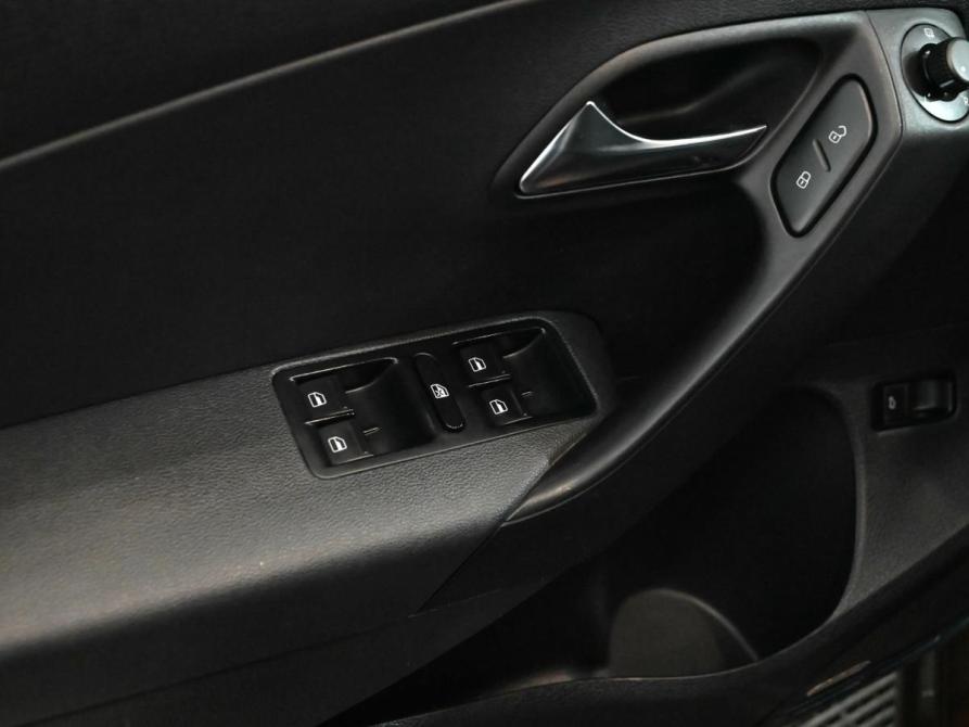 Volkswagen Polo V Рестайлинг Екатеринбург  - изображение 13