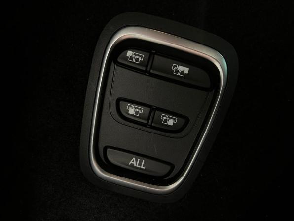 Renault Scenic IV с пробегом 2017 года, цена 1 497 000 рублей, 210920 км, минивэн, Автокод Объявления