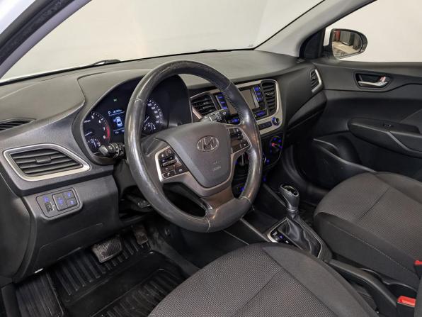 Hyundai Solaris II с пробегом 2018 года, цена 1 235 000 рублей, 108646 км, седан, Автокод Объявления