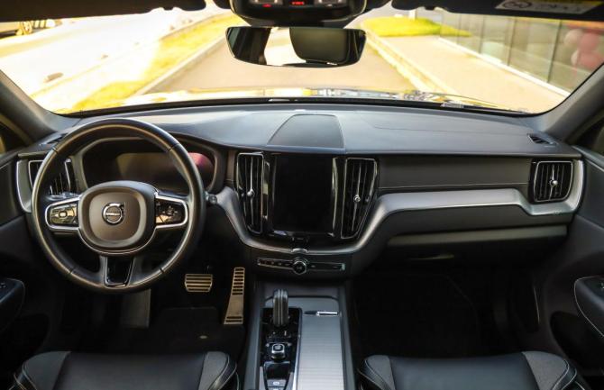 Volvo XC60 II Рестайлинг с пробегом 2021 года, цена 4 399 000 рублей, 87916 км, внедорожник, Автокод Объявления