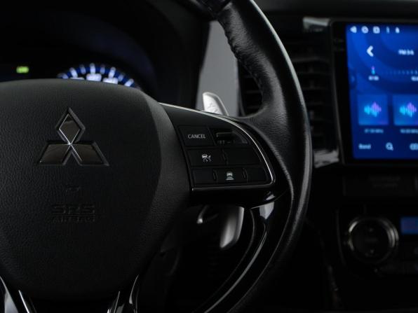 Mitsubishi Outlander III Рестайлинг 2 с пробегом 2017 года, цена 1 999 077 рублей, 243640 км, внедорожник, Автокод Объявления