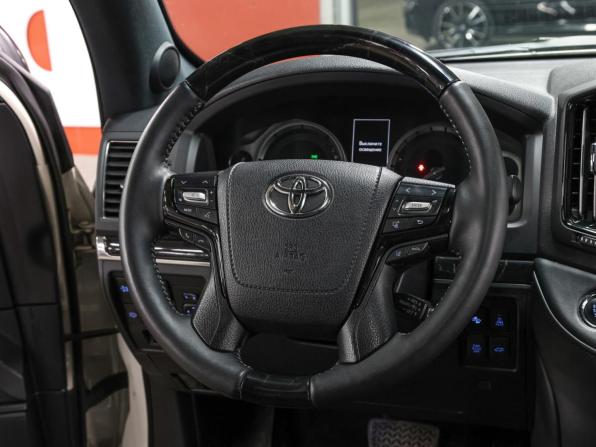 Toyota Land Cruiser 200 Series Рестайлинг 2 с пробегом 2018 года, цена 5 498 000 рублей, 181226 км, внедорожник, Автокод Объявления
