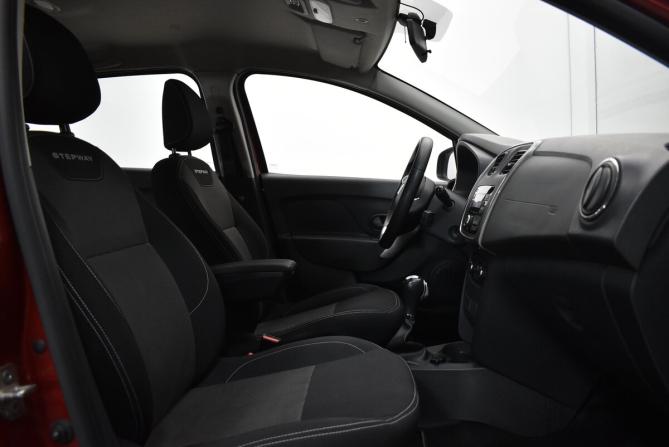 Renault Sandero II Рестайлинг с пробегом 2021 года, цена 1 375 000 рублей, 25374 км, хэтчбек, Автокод Объявления