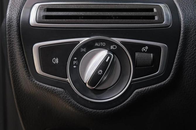 Mercedes-Benz C-Класс IV (W205) Рестайлинг с пробегом 2019 года, цена 3 659 000 рублей, 136000 км, седан, Автокод Объявления