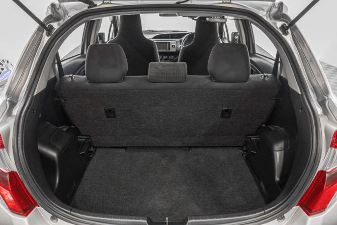 Toyota Vitz III (XP130) Рестайлинг с пробегом 2015 года, цена 849 000 рублей, 102000 км, хэтчбек, Автокод Объявления