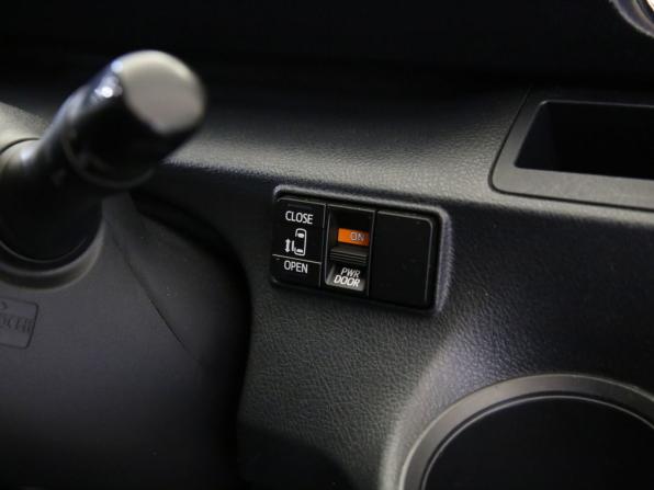 Toyota Sienta II с пробегом 2015 года, цена 1 250 000 рублей, 160050 км, компактвэн, Автокод Объявления