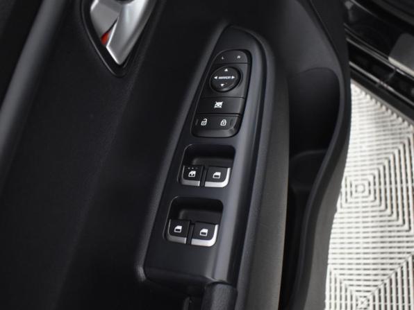 Kia Rio IV с пробегом 2019 года, цена 1 330 000 рублей, 135234 км, хэтчбек, Автокод Объявления