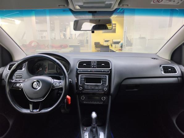 Volkswagen Polo V Рестайлинг с пробегом 2017 года, цена 1 089 000 рублей, 197096 км, седан, Автокод Объявления